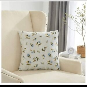 Rachel Ashwell Eleanor Floral Printed Royal Plush Pillow BNWT SO RETIRED!